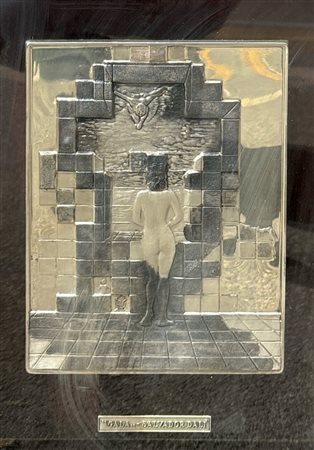 Salvador Dalì (1904 - 1989) 
Gala 
argento 925/1000 16,8 x 22,1 cm