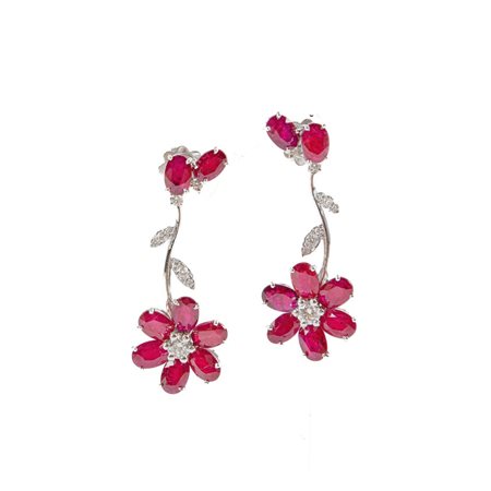 ORECCHINI in oro bianco 18 KT con brillanti e rubini