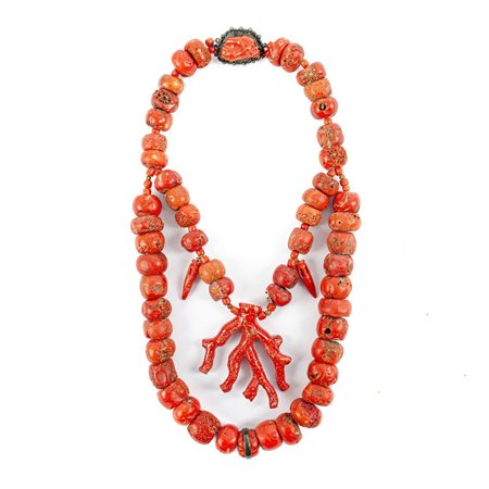 COLLANA in corallo con susta in argento