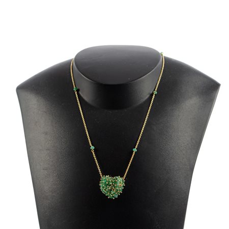COLLANA in oro giallo 18 KT e radice di smeraldi con pendente