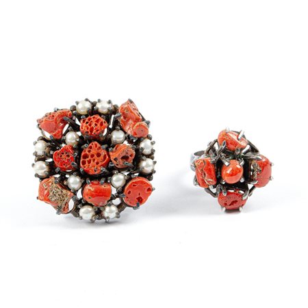 DUE ANELLI in argento 925 con corallo e perle coltivate