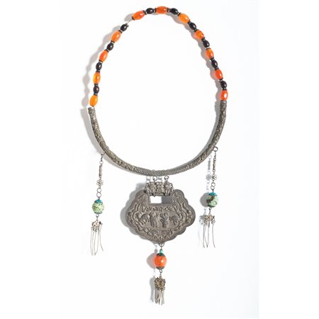COLLANA orientale in argento con corniola, turchesi e legno