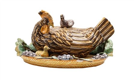 Manifattura del secolo XIX. Zuppiera con coperchio in maiolica dipinta in polic