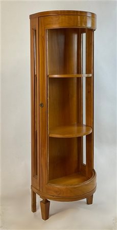 Piccola vetrina demi-lune con anta convessa e ripiani interni (cm 41x126x30) (d