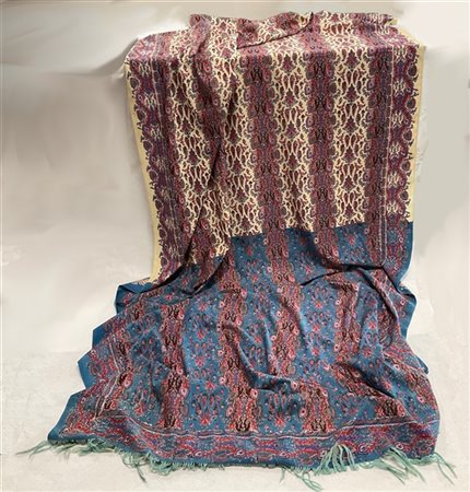 Scialle Kashmir, Inghilterra, secolo XIX. Tessuto a mano in lana e stampato a m