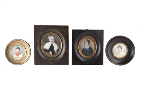 Lotto composto da quattro miniature su avorio del secolo XIX raffiguranti dame,