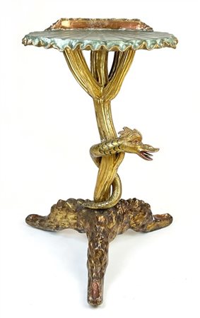 Gaetano Recchia, Verona, inizio secolo XX. Tavolino in legno intagliato, laccat