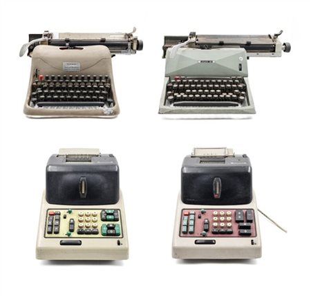 OLIVETTI. Lotto composto da due macchine da scrivere, di cui una numero 82, e d