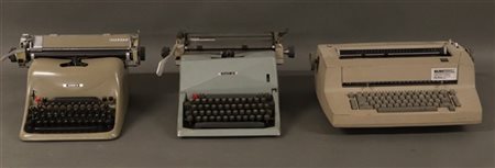 Lotto composto da due macchine per scrivere Olivetti, modello "Olivetti 82" e "