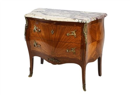 Cassettone di forma bombata impiallacciato in legni vari, fronte a due cassetti