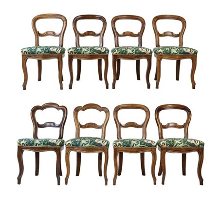 Gruppo di sei sedie con schienale a giorno unito a due sedie diverse con seduta