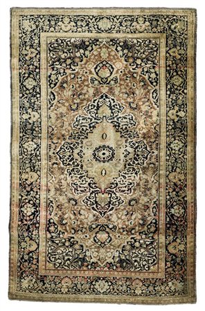 Tappeto Shrinagar, India, secolo XX. Decoro con medaglione polilobato con grand