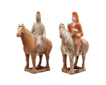 Due cavalieri in terracotta dipinta con policromia. 
Cina, nello stile della Di