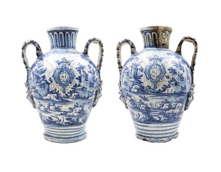 Manifattura di Napoli, secolo XVIII, probabile bottega dei Massa. Coppia di orc