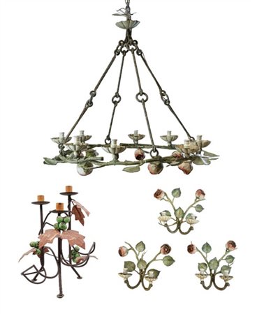 Lotto composto da un lampadario a otto luci e tre applique a due luci, realizza