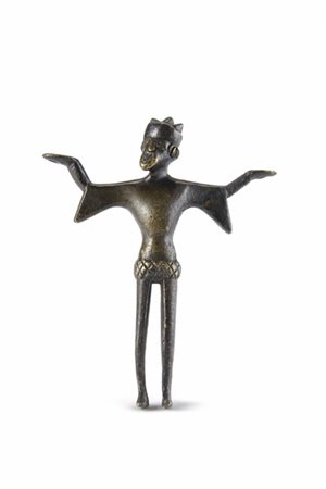 Antica base per candeliere in bronzo a forma di servitore. Germania (h. cm 15)