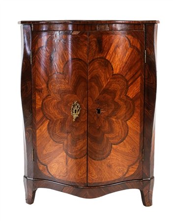 Cantonale di forma mossa lastronato in palissandro e legni di varia essenza a d