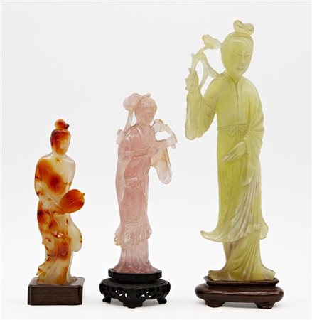 Lotto composto da tre figure femminili in pietre dure varie 
Cina, secolo XIX-X