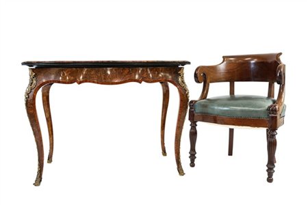 Lotto composto da un tavolino da gioco impiallacciato in radica e legni vari co