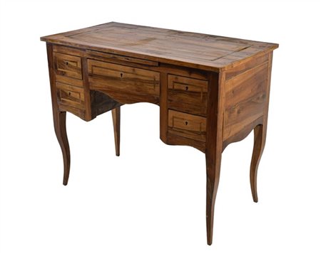 Scrittoio da centro lastronato e filettato in legni vari, fronte a cinque diver