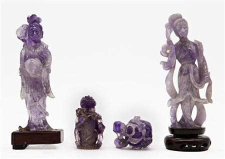 Lotto composto da una snuff bottle, due figure femminili e un intaglio in ameti