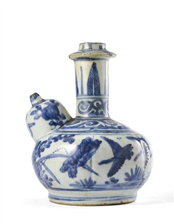 Versatoio Kendy in porcellana bianca e blu. 
Cina, tarda dinastia Ming (1368-16