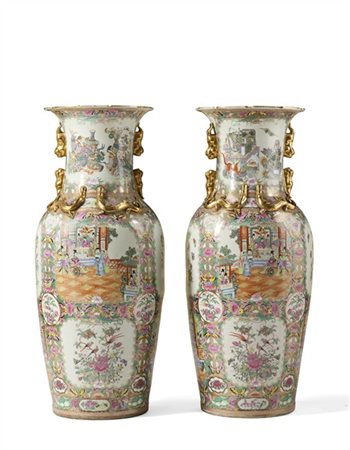 Coppia di vasi in porcellana policroma Canton decorati con motivi floreali e vo