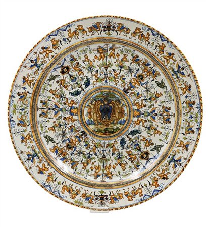 Manifattura Molaroni, Pesaro, fine secolo XIX. Piatto in ceramica decorato in p