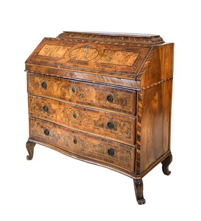 Ribalta lastronata in noce e filettata in legni di varia essenza con specchiatu