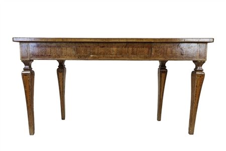 Tavolo da parete impiallacciato e filettato in legni vari, gambe ad obelisco ro