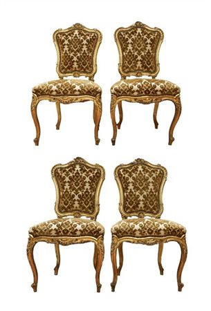 Quattro sedie in legno intagliato e dorato con imbottitura rivestita in tessuto