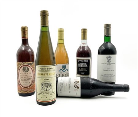 Lotto composto da oltre 20 bottiglie di vino in tre cartoni, tra le quali Mosca