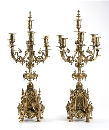  Coppia di candelabri francesi in bronzo dorato XIX secolo Altezza x larghezza x profondità: 65 x 14 x 14 cm