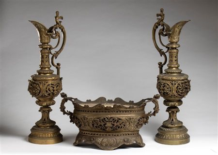 Antonio Pandiani (1838 - 1928) 
Trittico italiano dorato Inizio XX secolo
 Altezza x larghezza x profondità: 66 x 16 x 20 cm; 25 x 48 x 22 cm