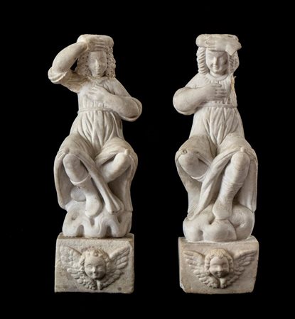  
Coppia di sculture italiane in pietra Italia, XVII secolo
 Altezza x larghezza x profondità: 52 x 17 x 13 cm
