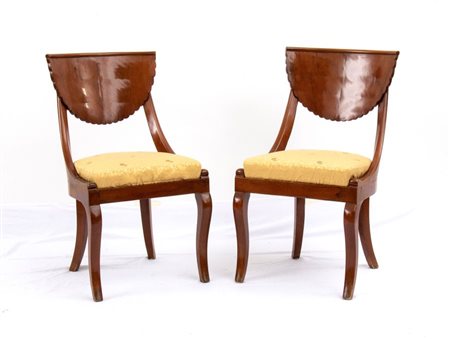  
Gruppo di sei sedie italiane Toscana, prima metà XIX secolo
 Altezza x larghezza x profondità 87x 49x 47 cm