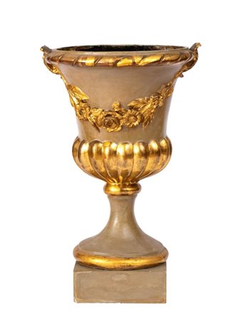  Vaso italiano in legno laccato e dorato XIX secolo 