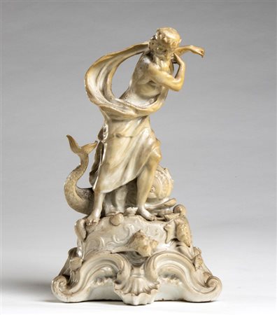  
Scultura austriaca raffigurante Poseidone  Inizio XX secolo
 Altezza x larghezza x profondità: 30 x 18 x 14 cm