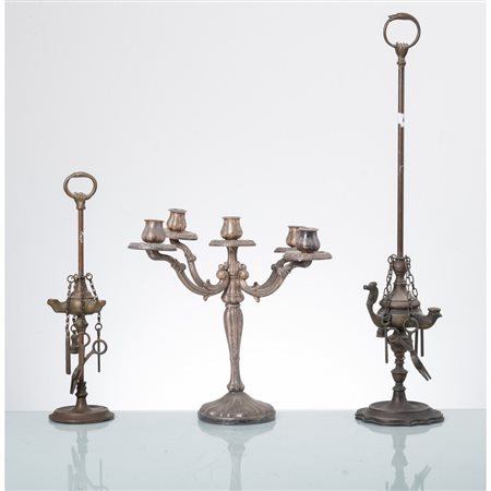 DUE LUMIERE ED UN CANDELABRO