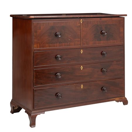 MANIFATTURA INGLESE PRIMA METÀ DEL XIX SECOLO, Cassettone