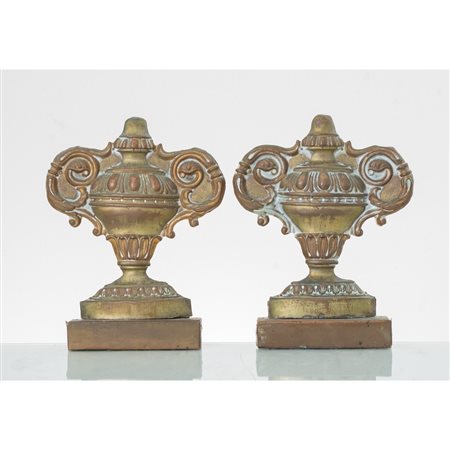 MANIFATTURA ITALIANA DEL XIX SECOLO, Coppia di elementi