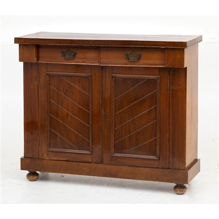 MANIFATTURA INGLESE DEL XIX SECOLO, Piccola credenza