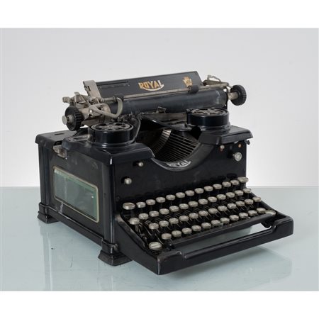 ROYAL, Macchina da scrivere