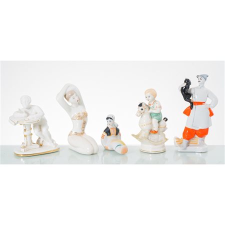 MANIFATTURA EUROPEA DEL XX SECOLO, Cinque piccole sculture