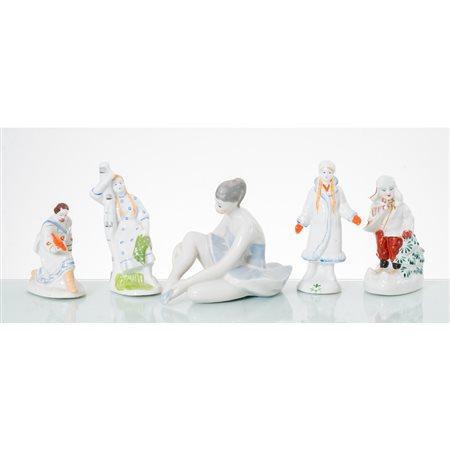 MANIFATTURA EUROPEA DEL XX SECOLO, Cinque piccole sculture