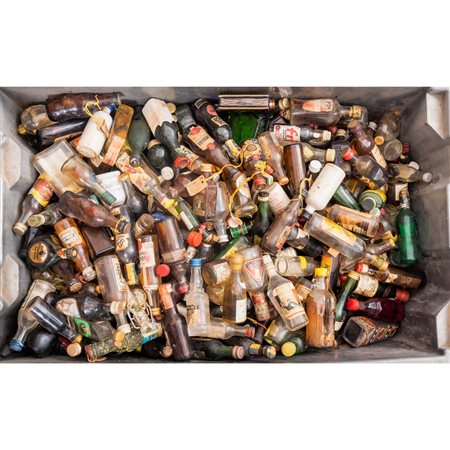 CASSA di piccole bottiglie Mignon