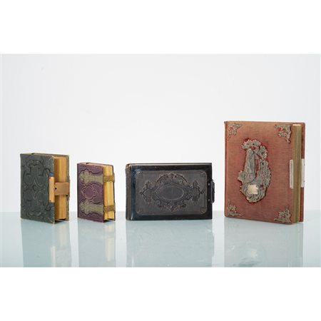 MANIFATTURA EUROPEA XIX/XX SEC., Quattro album portafotografie