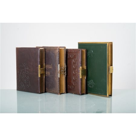 MAN. EUROPEA FINE XIX SECOLO, Quattro album portafotografie