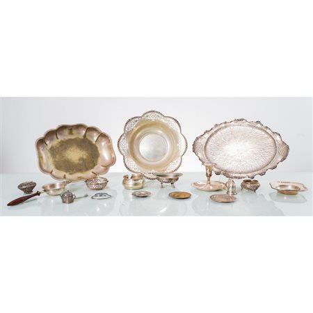 OGGETTI DI DIVERSA TIPOLOGIA IN METALLO ARGENTATO