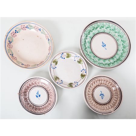 MANIFATTURA SICILIANA DELLA FINE DEL XIX SECOLO, Cinque piatti